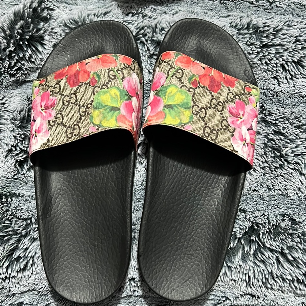 GG Blooms Supreme Slide Sandals brand new never worn in original box